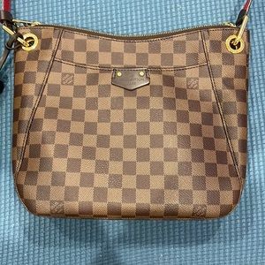 Louis Vuitton SOUTH BANK BESACE.